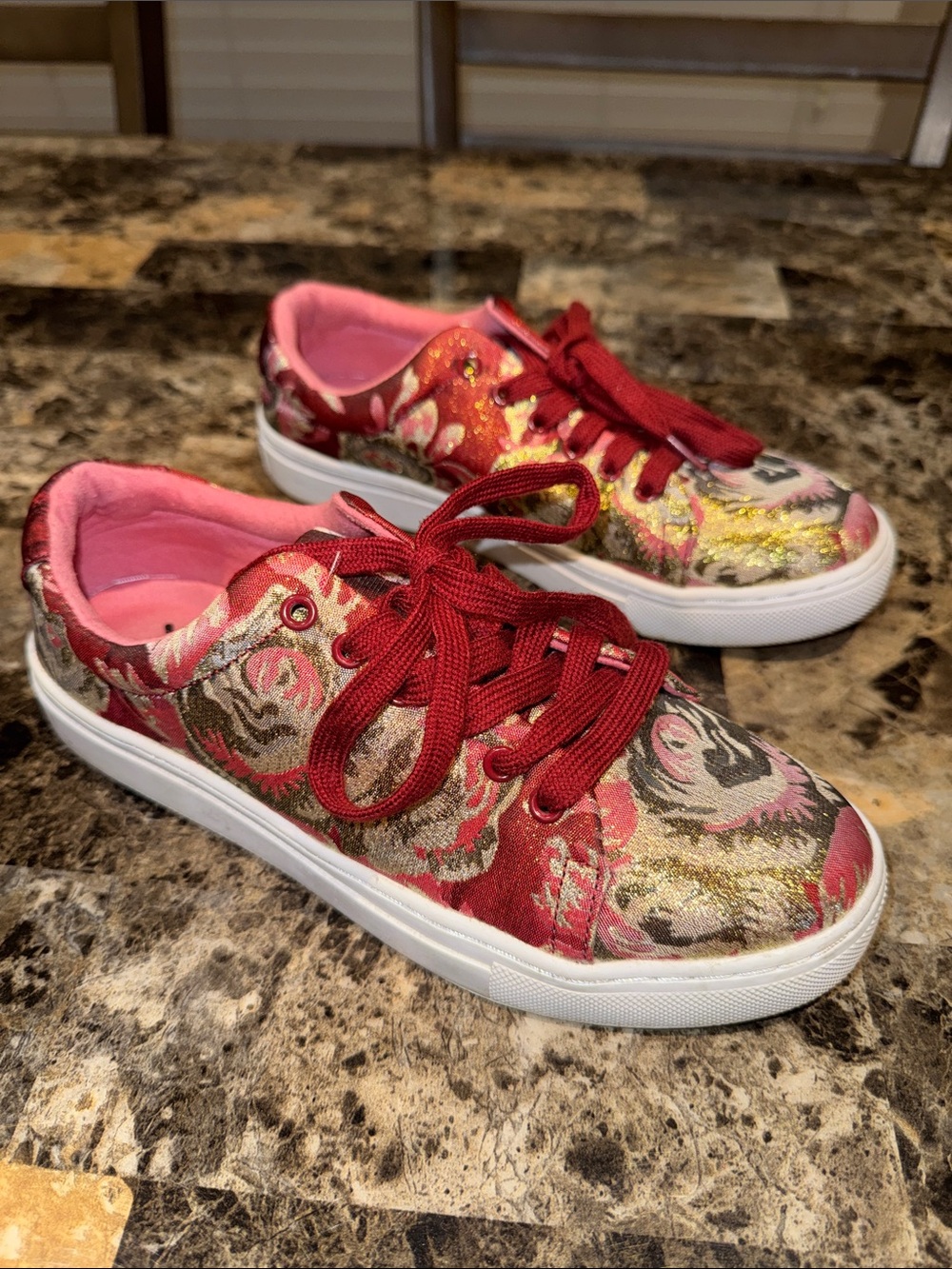 Isaac Mizrahi Beckie Burgundy Floral Lace-Up Sneakers - 7.5